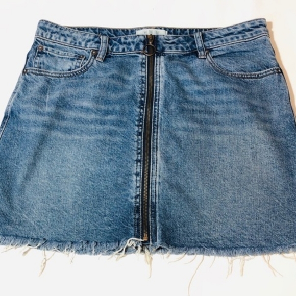 Free People We The Free Denim Zipper Skirt Size 29 - Picture 3 of 7